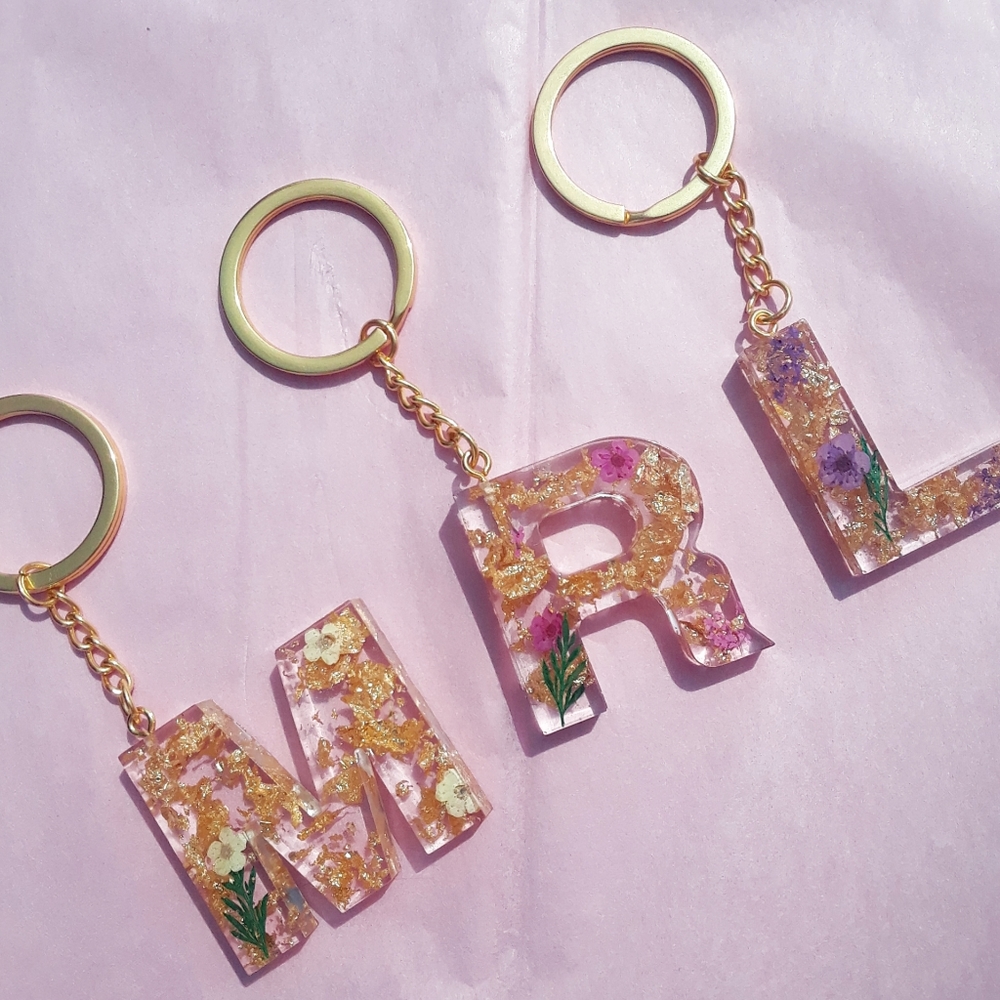 Custom Resin Letter or Number Keychain - Picture 2 of 16